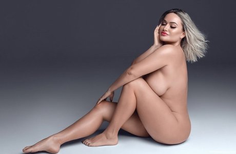 Olyria Roy model pornographic picture