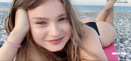 Evaanna hot model picture