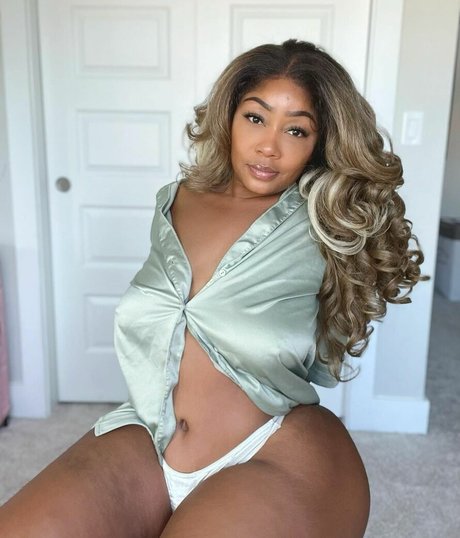 curvy teen onlyfans hot nude images