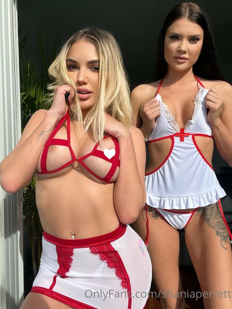 Shania Perrett star sexy galleries