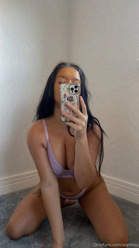 Sophie Crawley nude model pictures