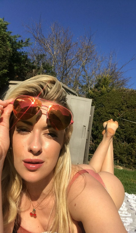 Rosa Brighid model free img