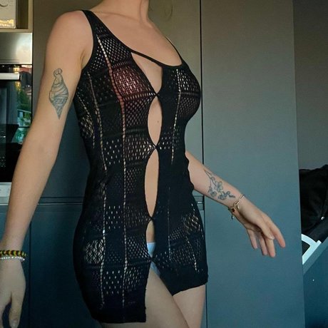 Maryana Ro star hot photos