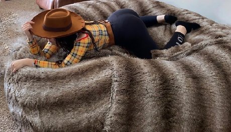 Nina Bugattii pornstar xxx gallery