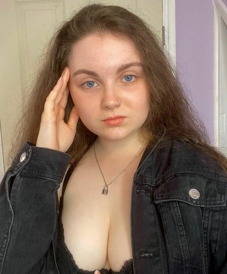 bustybritishbrunette star sex galleries