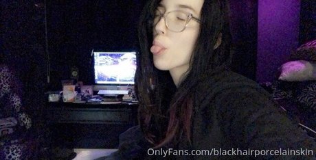 40 years old onlyfans pretty photo