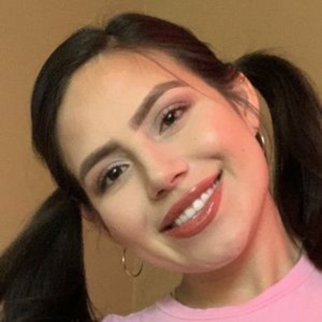 natty nuggs perfect model img