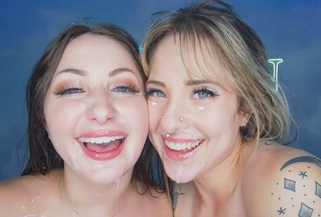 Trapqueenofdarkness model top picture