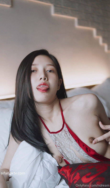 ndream nude model img