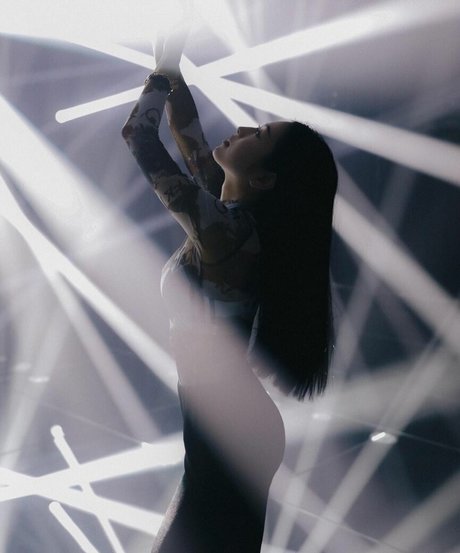 Rina Toeda model nude gallery