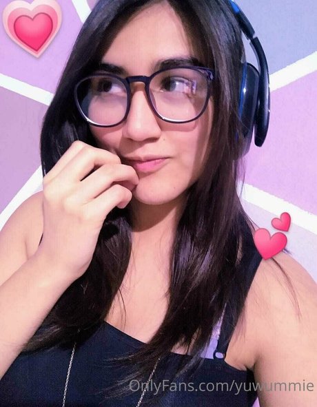 Yuwummie beautiful star archive