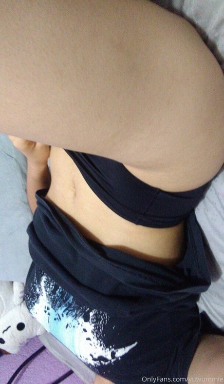 Yuwummie porn model galleries