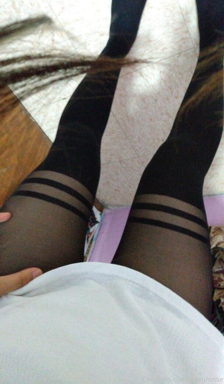 Yuwummie erotic actress picture