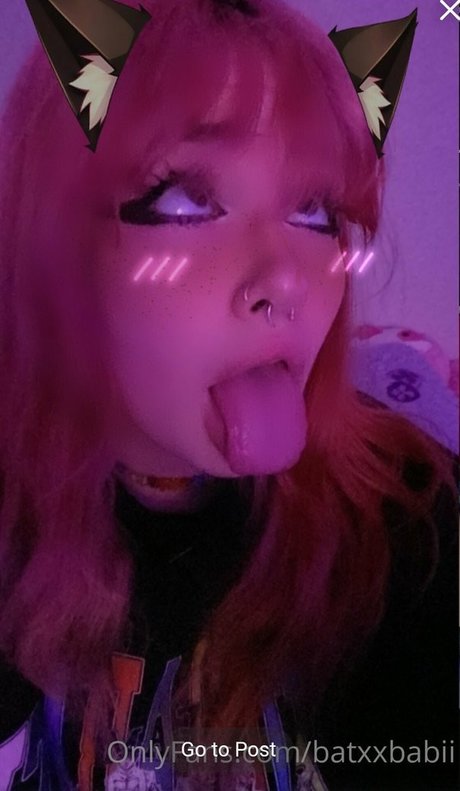 BatxBabi model naked photos