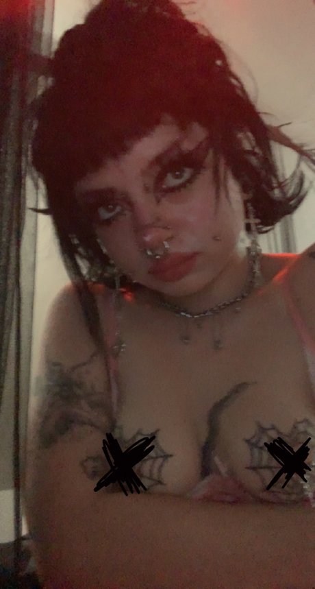 fvckd011 pretty model image