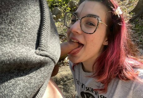 silkiepuppy pretty model photo