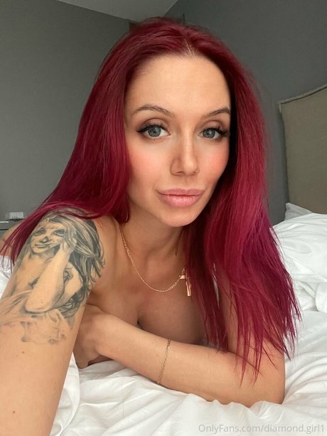 Diamond Girl nude model gallery