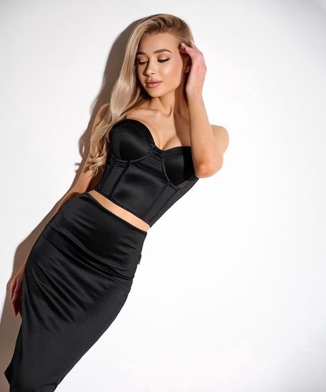 skinny babe onlyfans hot naked image