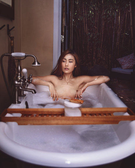 Housewife style amanda model free picture