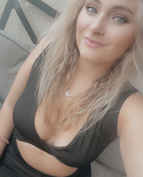 Jamie Claire Tully art star image