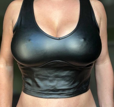 SmallGirlBigTitties star exclusive galleries