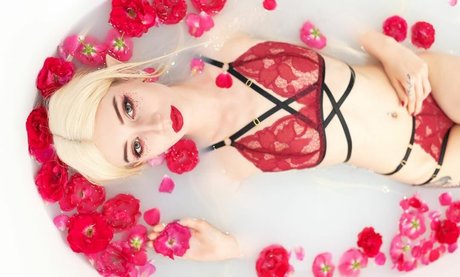 WhiteFox model high quality pic