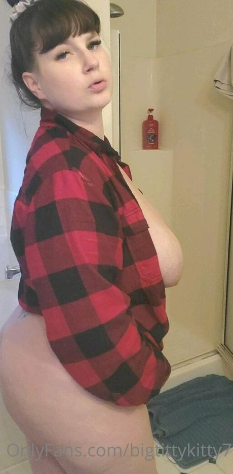 Bigtittykitty7 porn actress pic