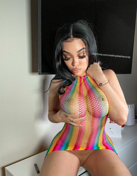 Mya Lashaun_ model nude picture