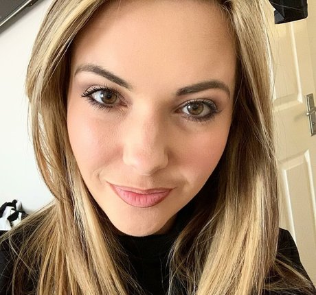 Sophia Knight pornstar pictures