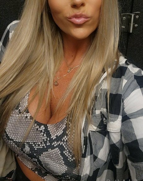 BethAdore beautiful pornstar pics