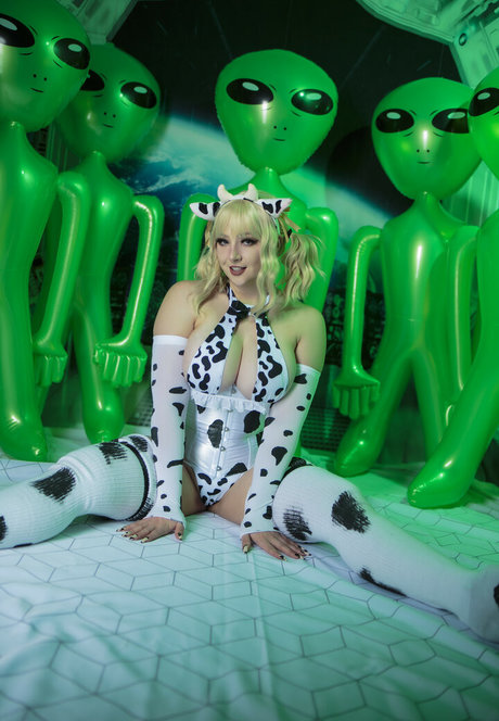 Feisty Vee hot model galleries