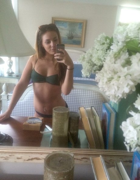 SmttenKitten pretty actress img