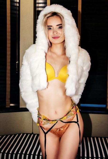 Laura Eclipse model porn archive