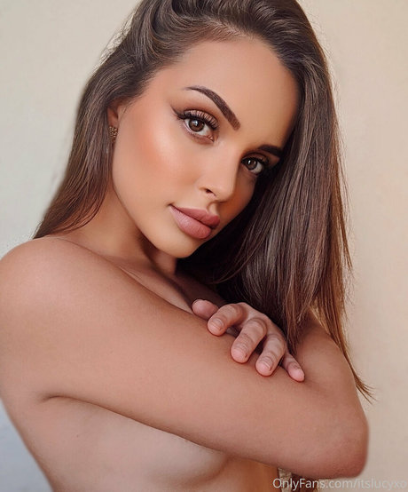 itslucyxo exclusive actress galleries