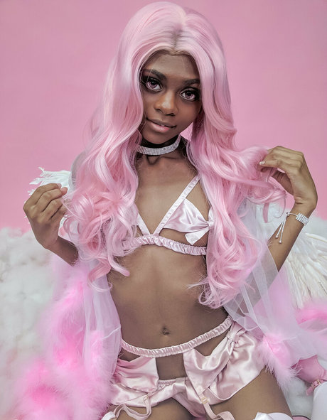 Chibella Chan sexy actress galleries