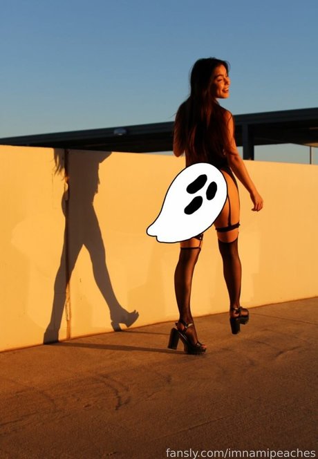 imnamipeaches model porn pics