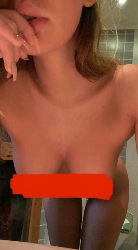 Emisecrets pretty pornstar gallery