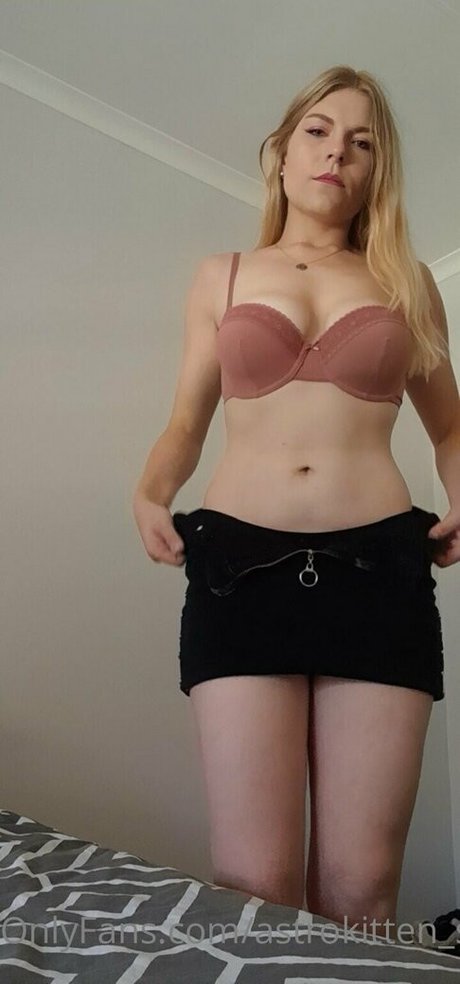 Astrokitten sa pornstar naked img