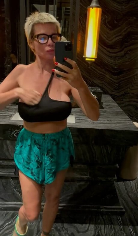 Nadya Basinger exclusive star picture