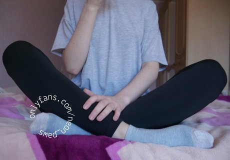 neon paws model hd pictures