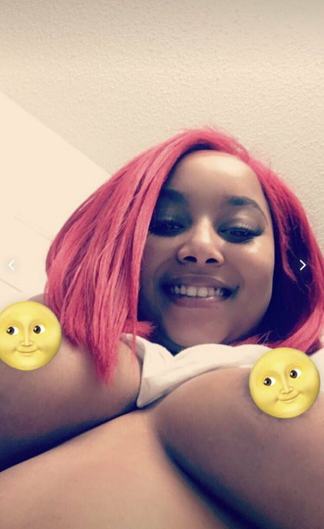 one onlyfans erotic pics