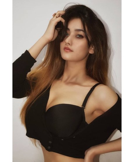 Nidhi Maheshwari star pornographic pic