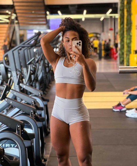 Luiza Vilela star sexy img