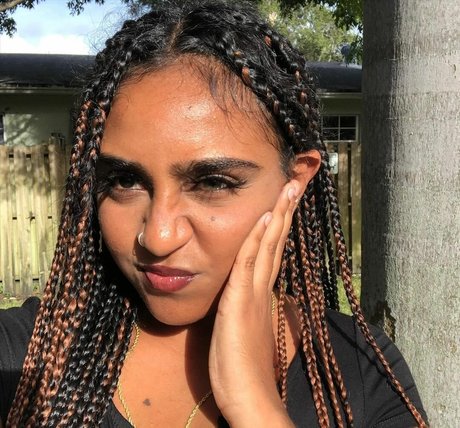 Nita Amari star erotic photo