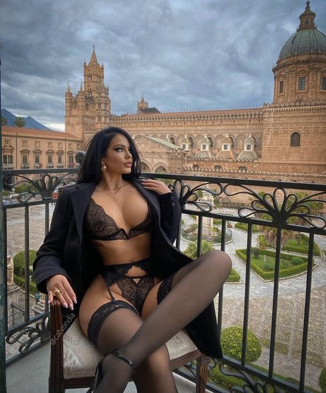 Catvondia model sexy photo