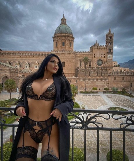 Catvondia exclusive actress pics