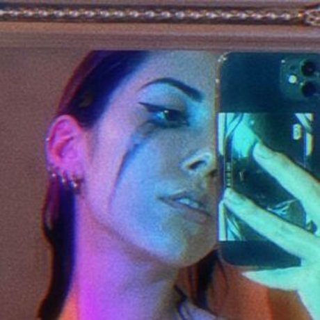 Paoputess hot model image