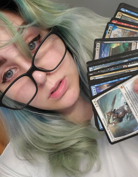 avalei free adult actress pics