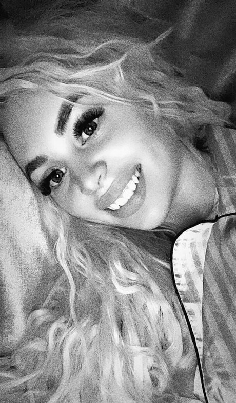 britishsquirt naked star img