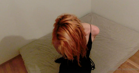 saitress star hot img